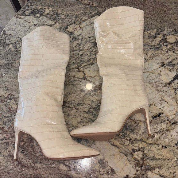 SCHUTZ Cream Heeled Boots with Croc-Embossed Texture - Picture 9 of 11